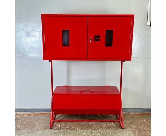 Стенд пожежний закритого типу з перекидним ящиком для піску (0,12куб) з інструментом, фото 3